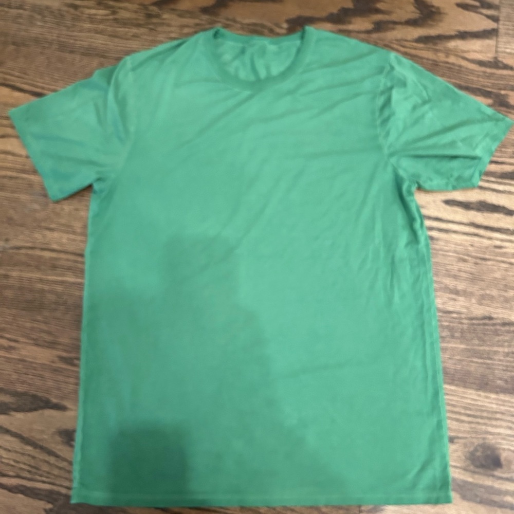 Lululemon men’s size small shirt